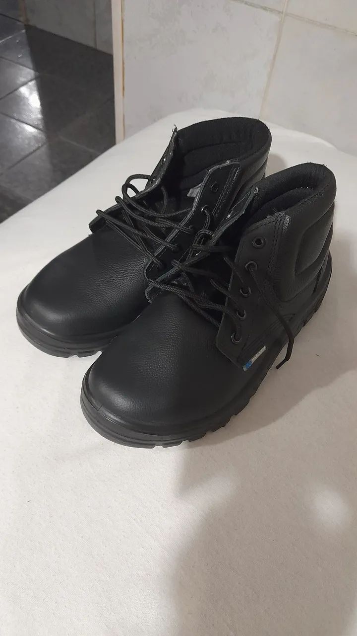 Botas de Segurança - Tamanho 42 - Foto 4
