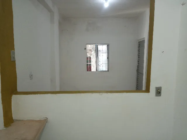 Alugamos, Casa, 1/4, Área serviço, Transversal a ladeira Garcia.