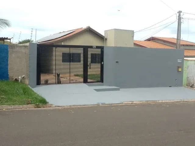 Casa c/ piscina, boa localização