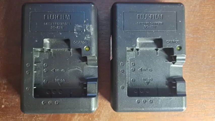 2 carregadores para câmeras fujifilm x10 e x20