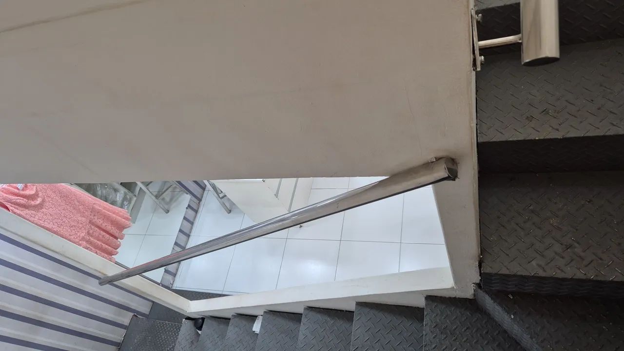 2 Corrimões de segurança para escadas - Foto 2