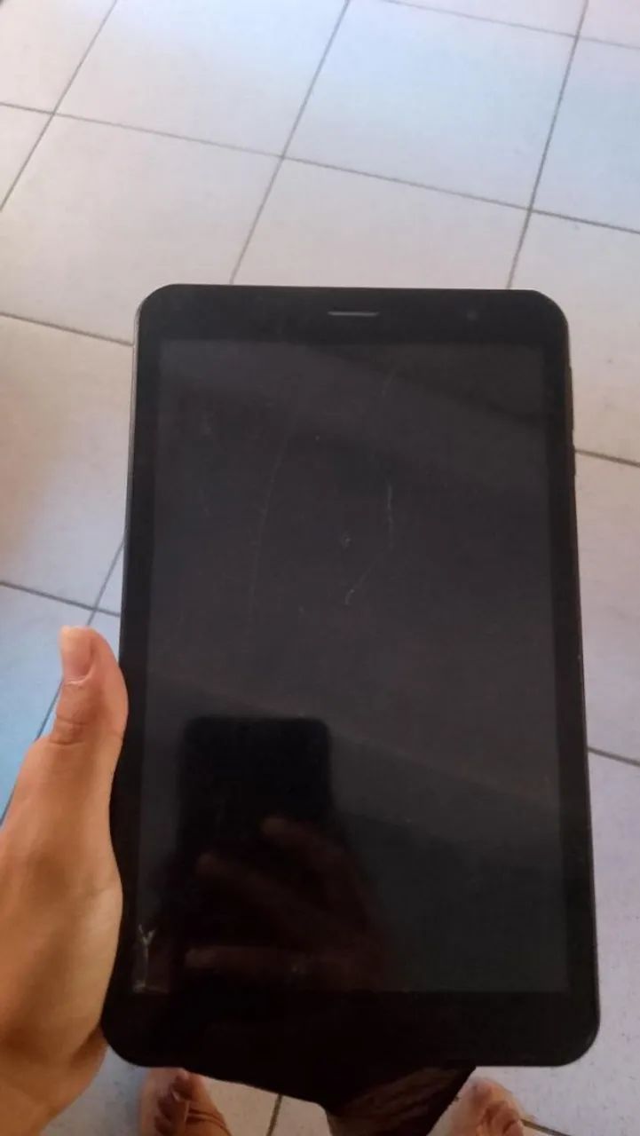 Tablet Multilaser somente com a tela travada