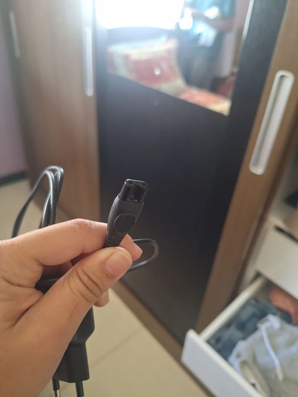 Carregador Philips para aparelho de barbear