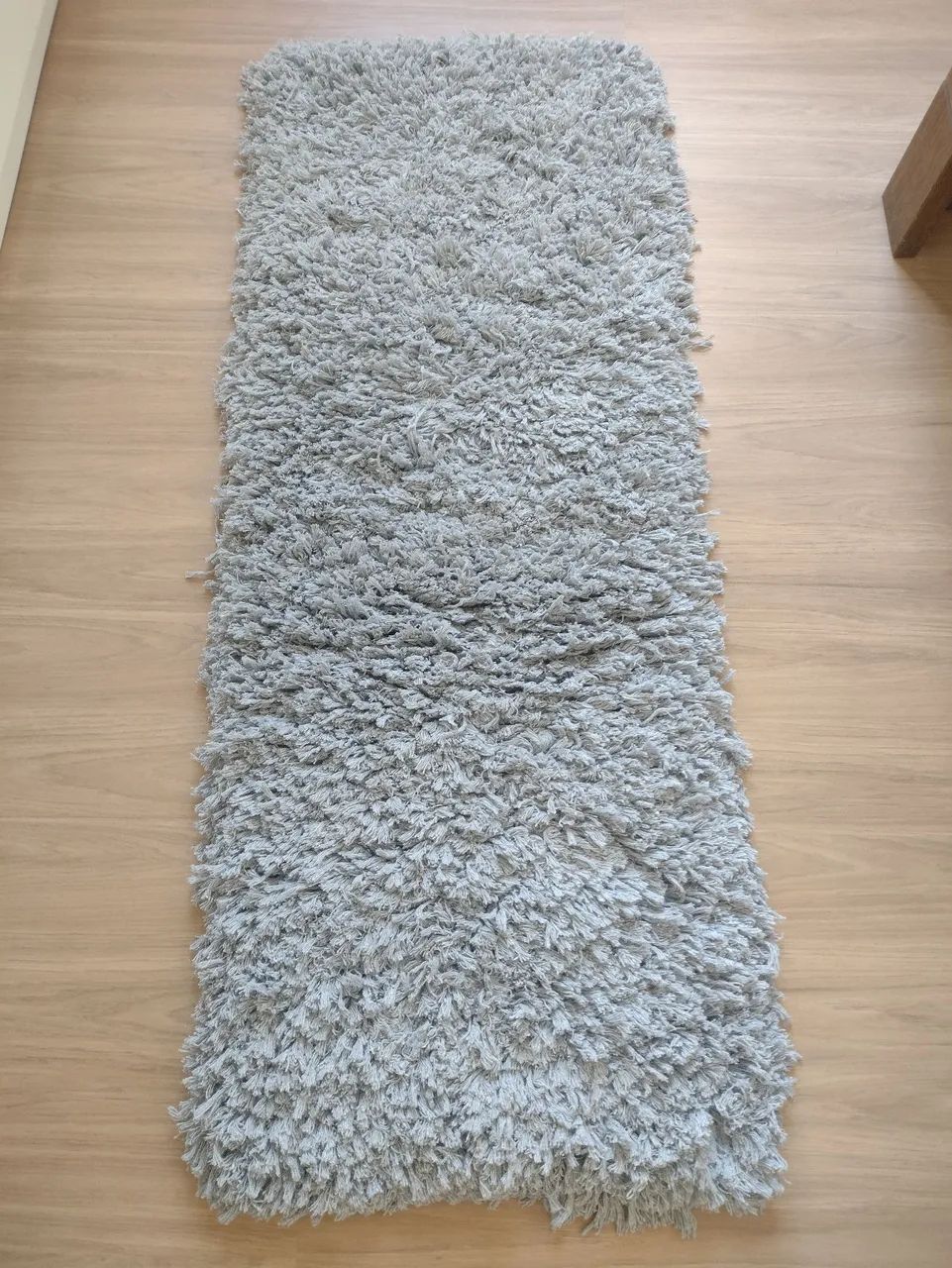 Tapete felpudo cinza para banheiro ou quarto