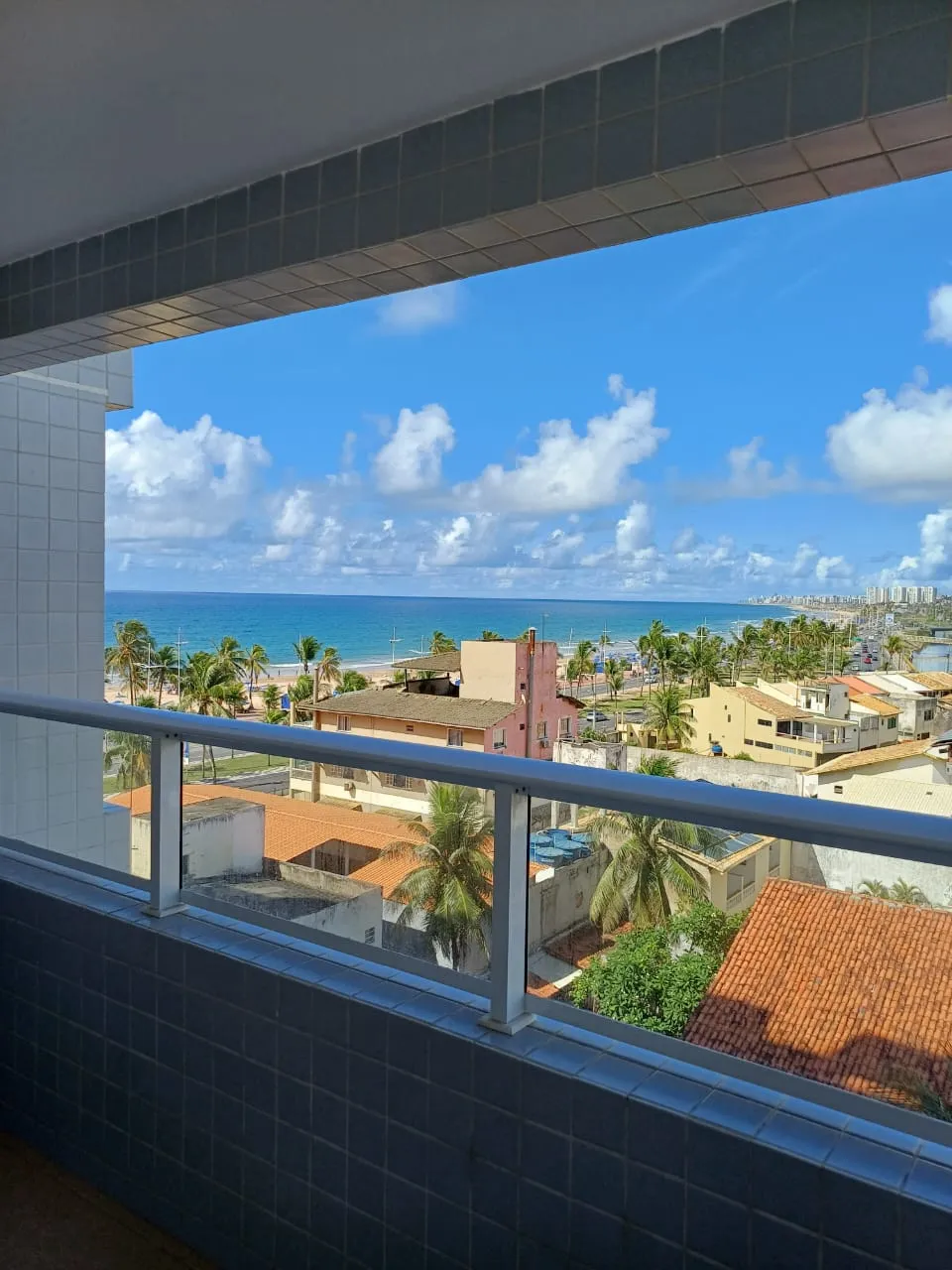 Lindo apartamento mobiliado com 2 quartos vista panorâmica para o mar em Piatã - Salvador 