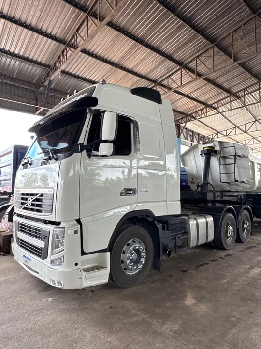 Caminhão Volvo FH 460 Automático 2014