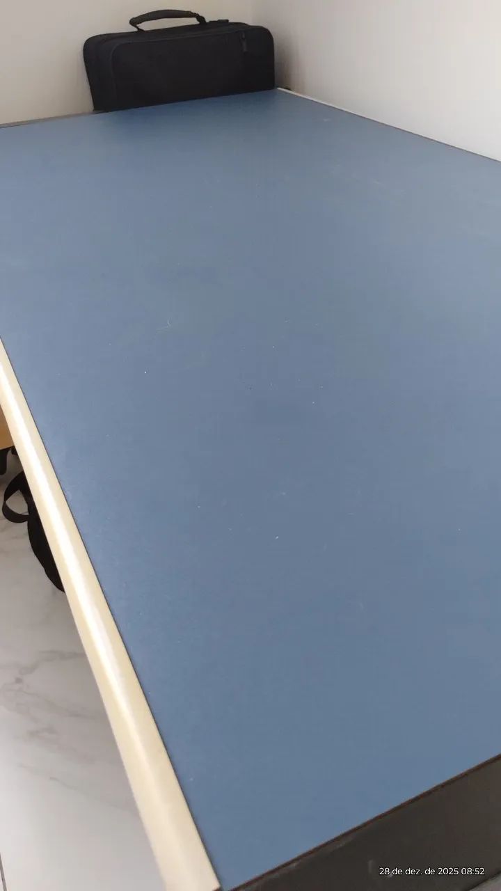 Mesa escritório 3 gavetas c chave  - Foto 5