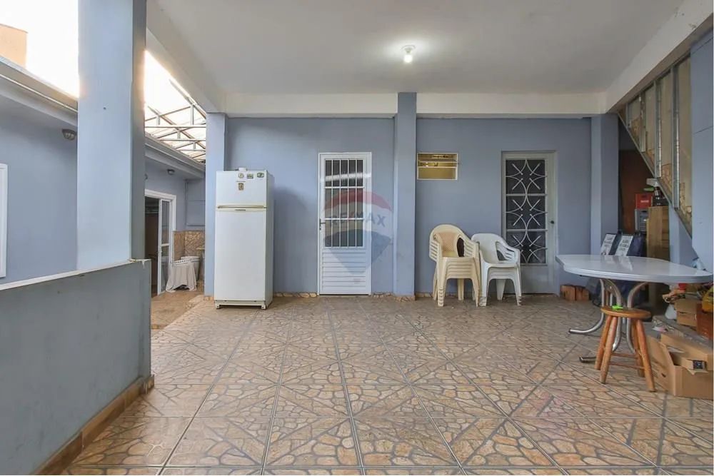 CASA DE ESQUINA A VENDA NO PALMEIRAS - RIO CLARO - SP