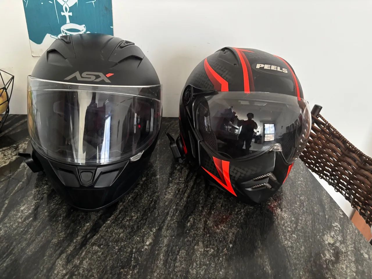 2 capacetes com intercomunicador 