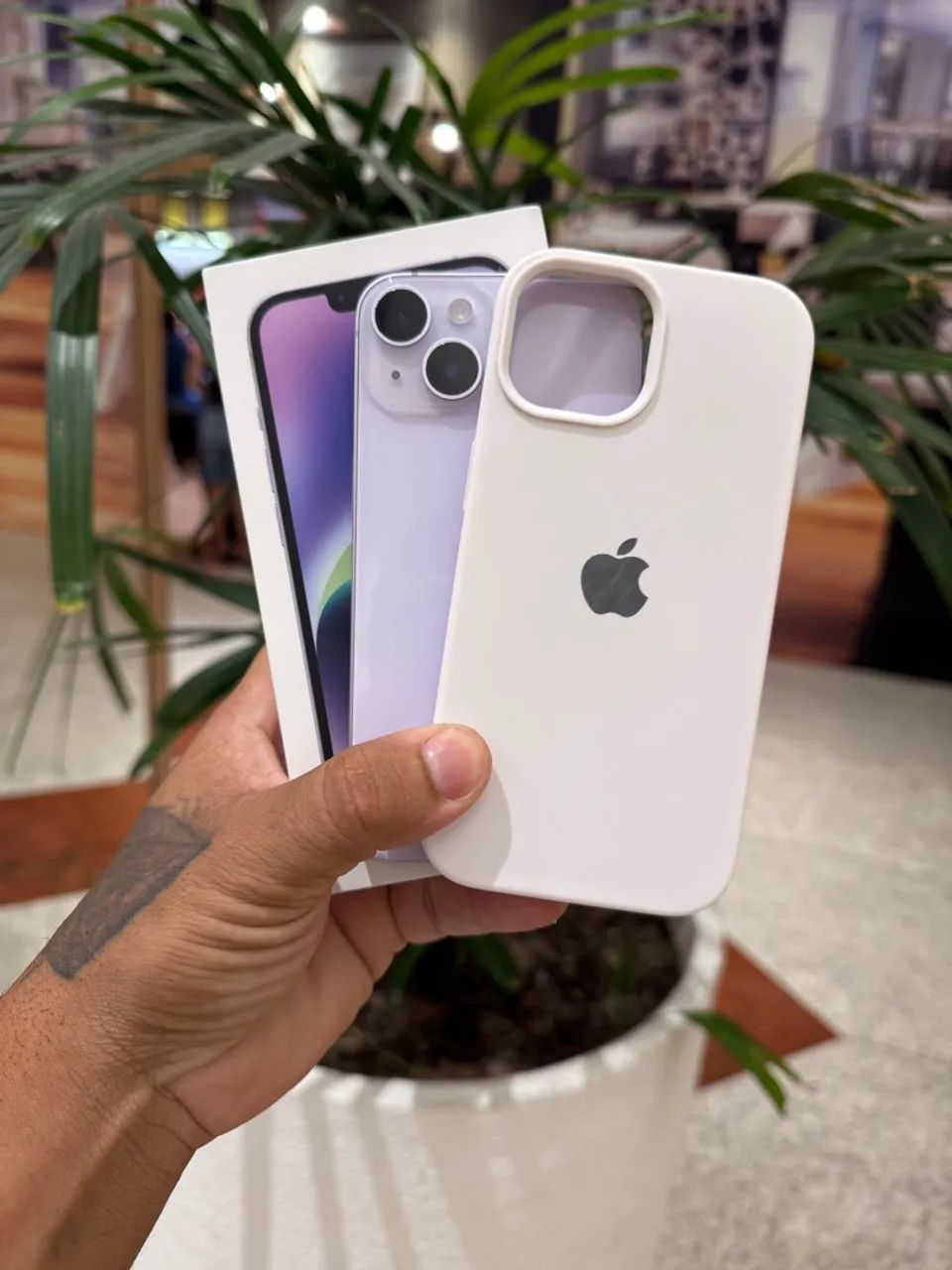 Capa e iPhone 14 - Apple