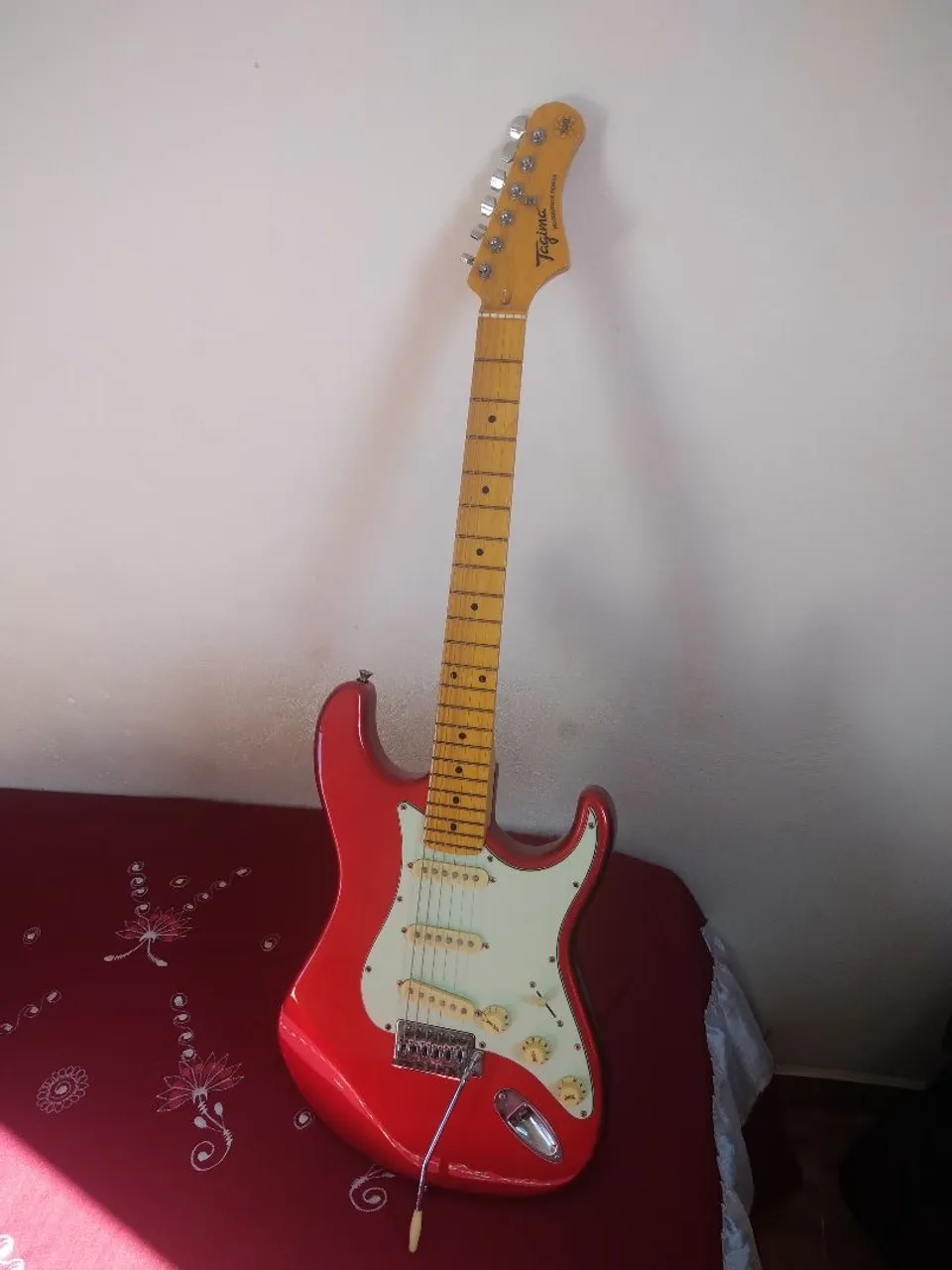 Guitarra Tagima Stratocaster Vermelha
