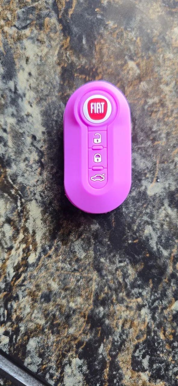 Capa em silicone lilás para chave canivete fiat