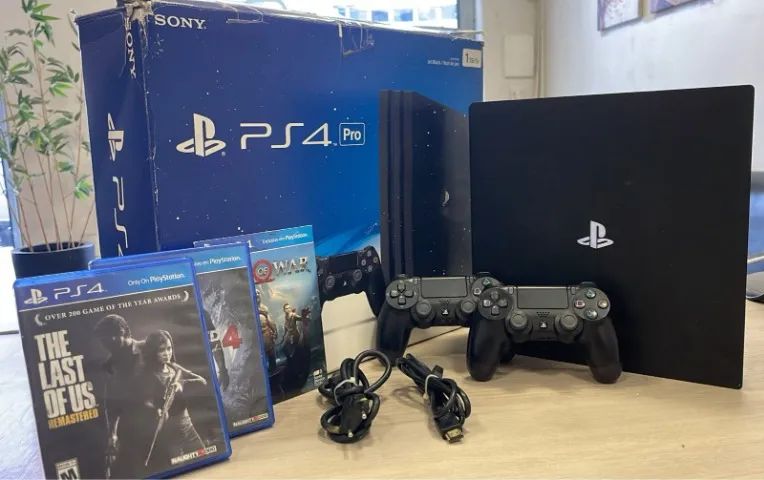 PS4 Pro + 2 controles + 3 jogos originais - Foto 2