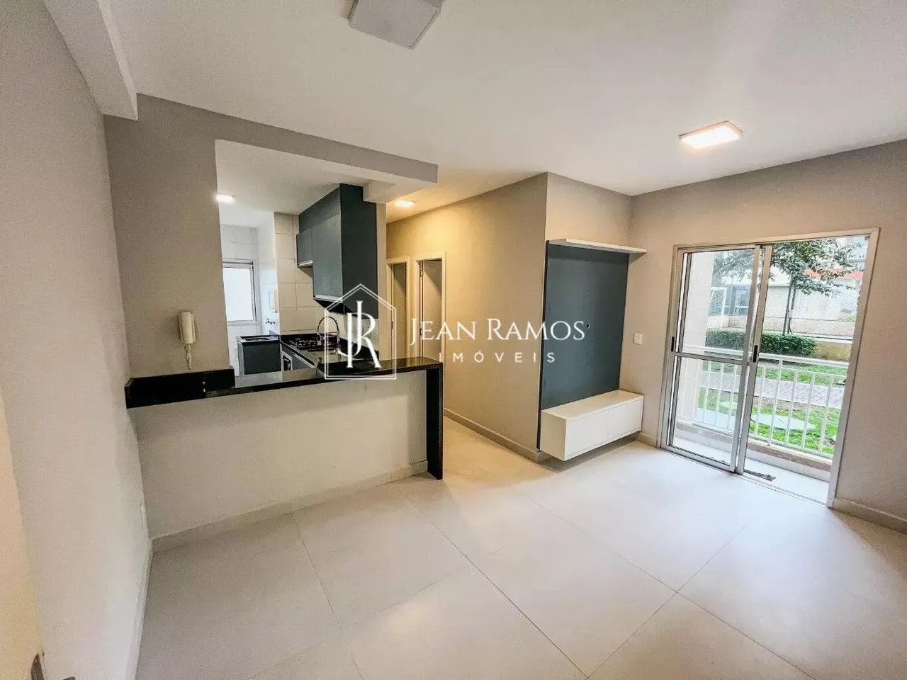Apartamento para aluguel, 2 quarto(s), Pinheirinho, Curitiba - AP536