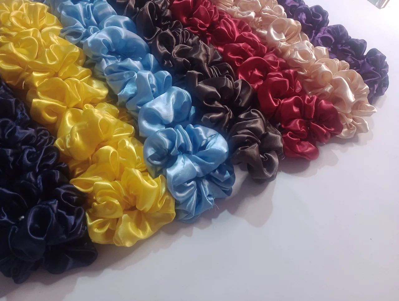 Scrunchies de Cetim - Acessórios para Cabelo - Foto 3