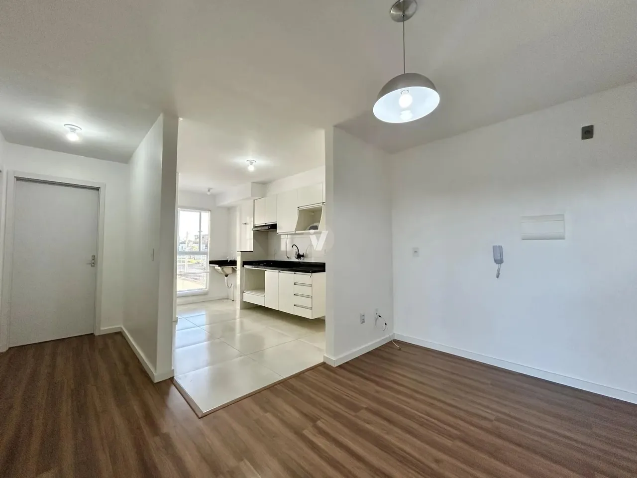 Apartamento semimobiliado no Morado do Leste
