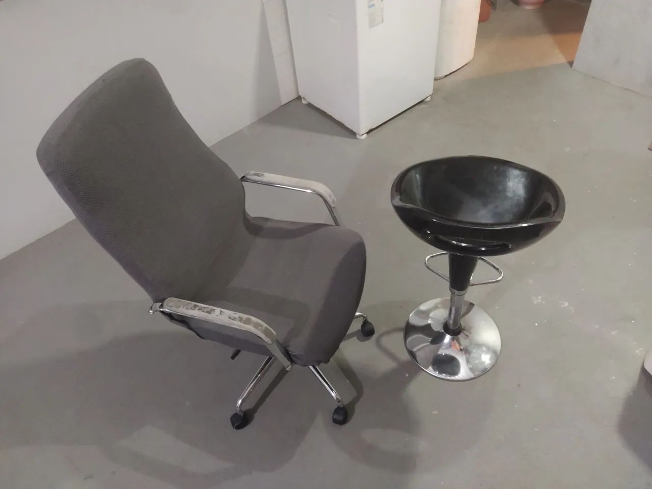 Conjunto de Cadeira e Banqueta para ? - Foto 2