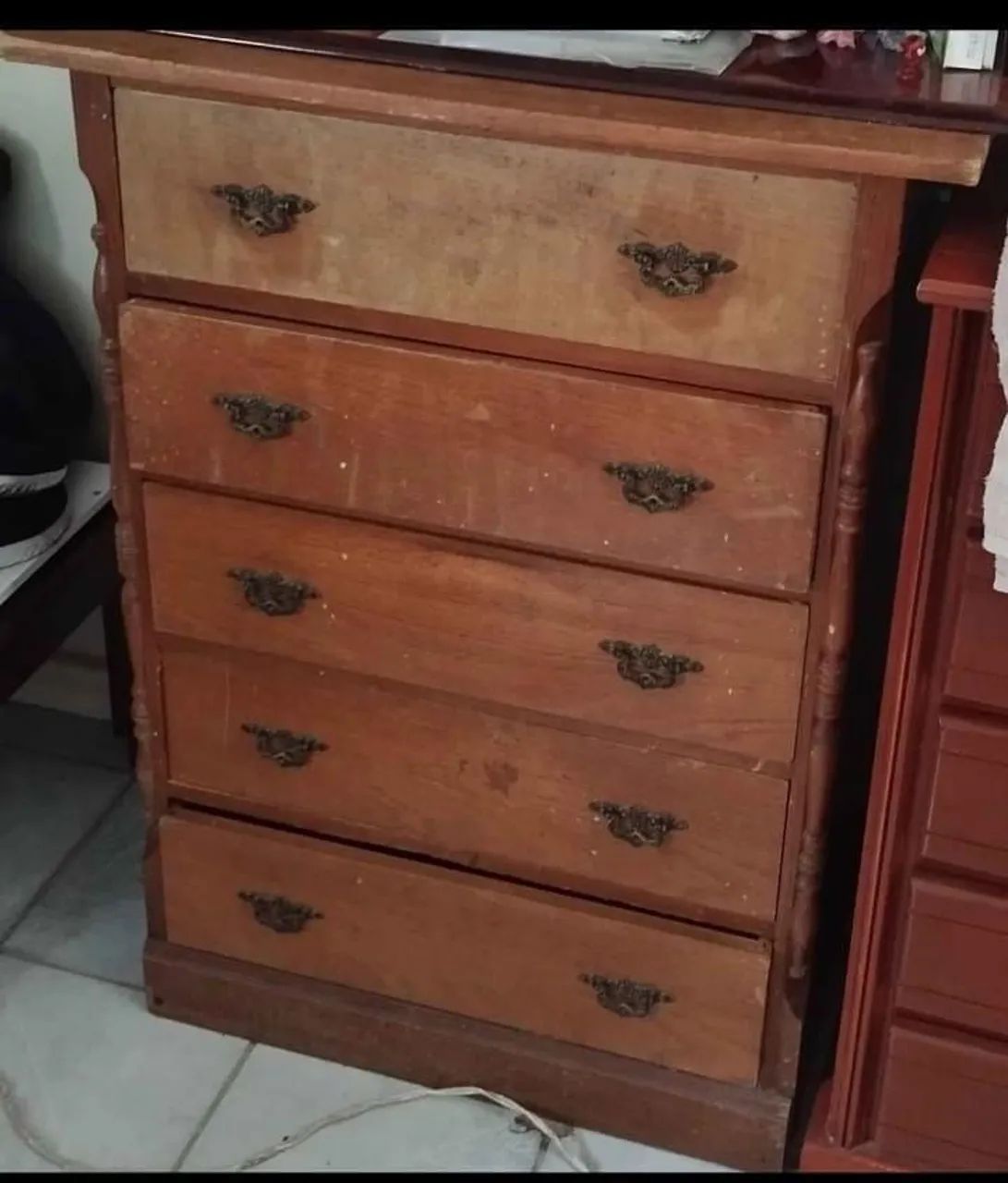 Cômoda maciça 