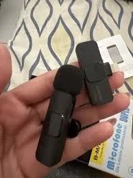 microfone sem fio preto