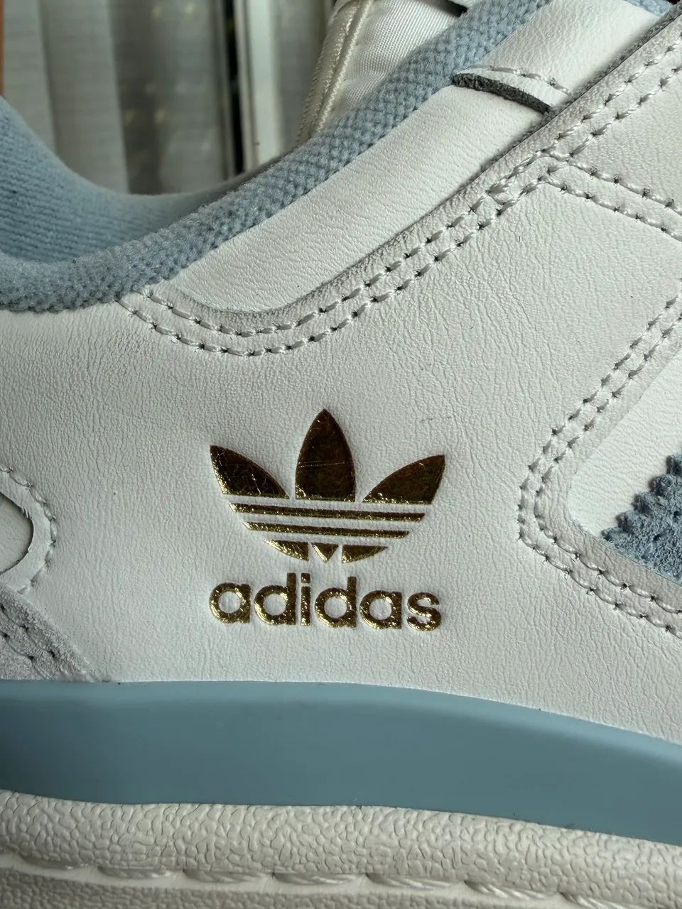 Adidas forum low classic azul claro dourado - Foto 6