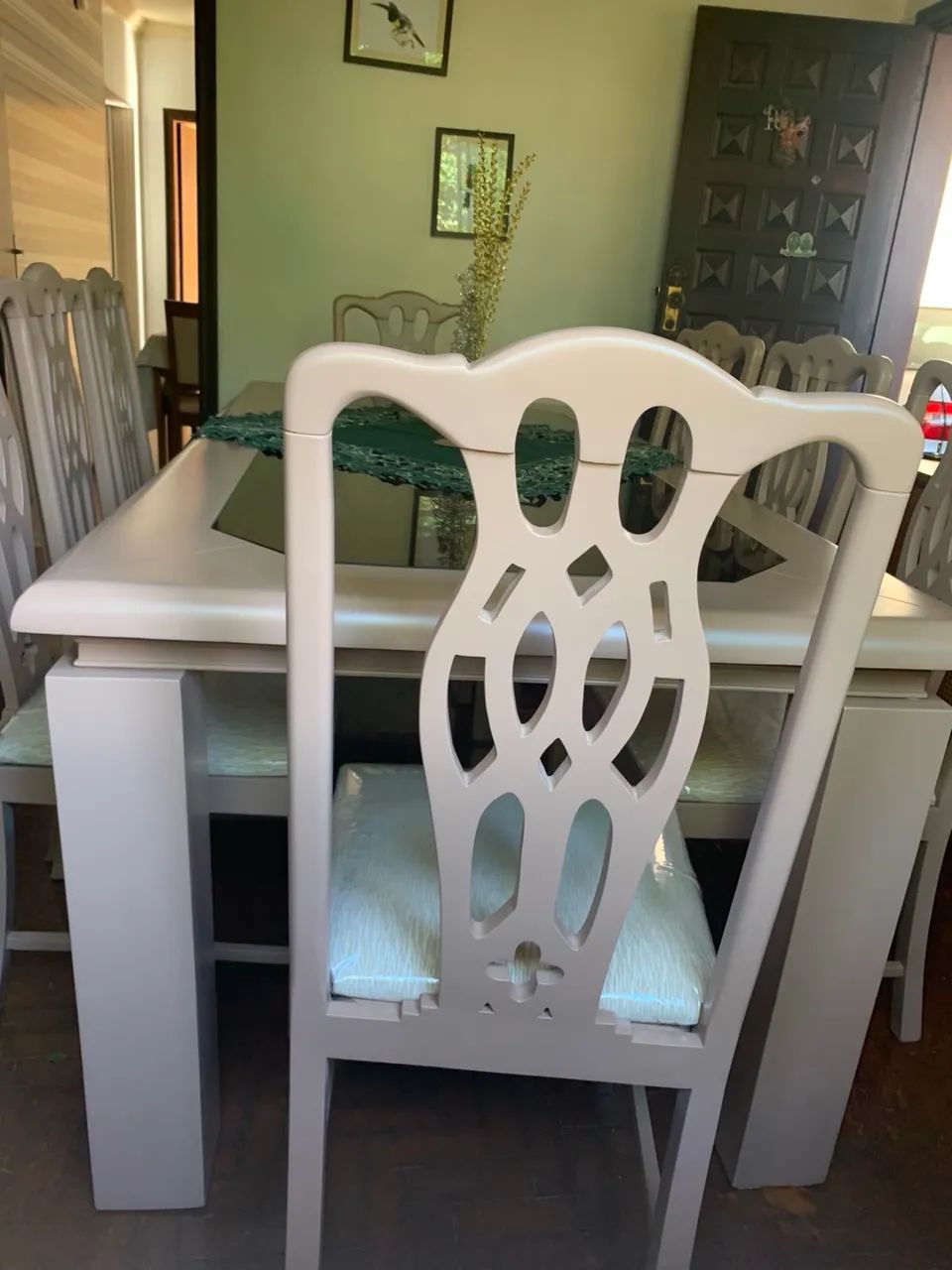 Mesa de Jantar Clássica 2,00 m com 8 Cadeiras - Madeira Maciça - Foto 4