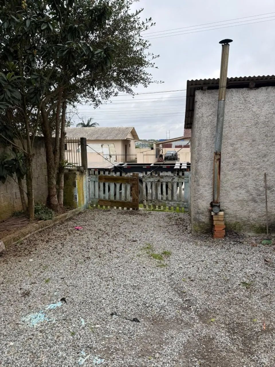 TERRENO NO ESPINHEIROS COM CASA - Foto 5