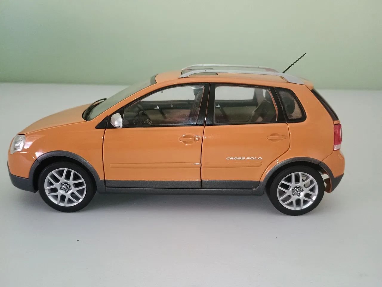 Vw cross polo 1:18 - Foto 4