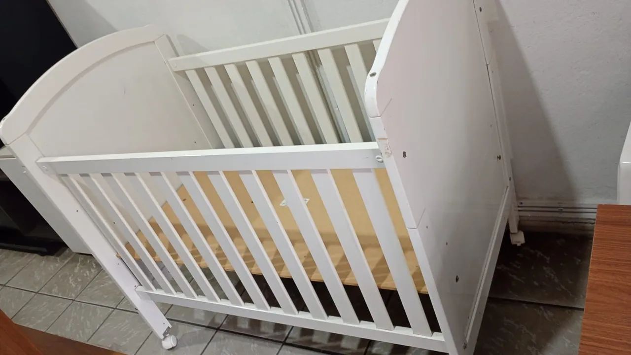 Berço infantil sem colchão 