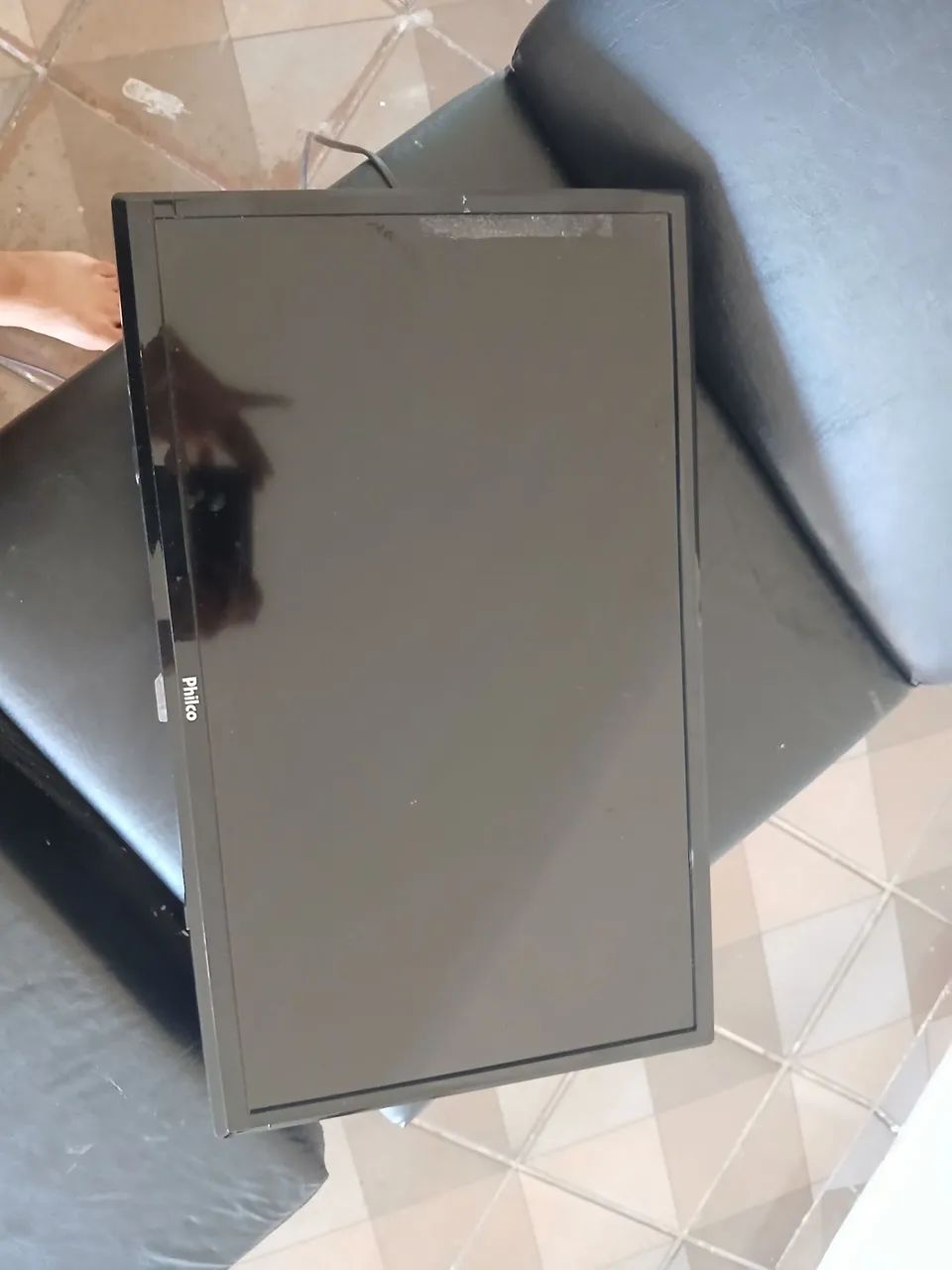 Vendo tv 24 polegadas nao é smart - Foto 3