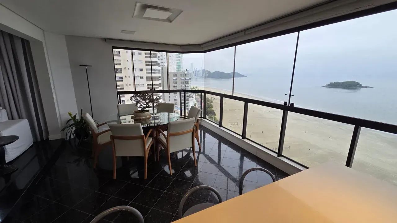 FRENTE MAR, AMPLO E MOBILIADO!!!