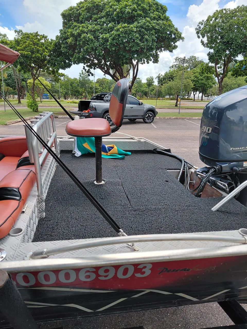 LANCHA CALAÇA "PESQUE/LAZER" DE 20 PÉS, MOTOR 90 HP YAMAHA, MUITO CONSERVADA. - Foto 8