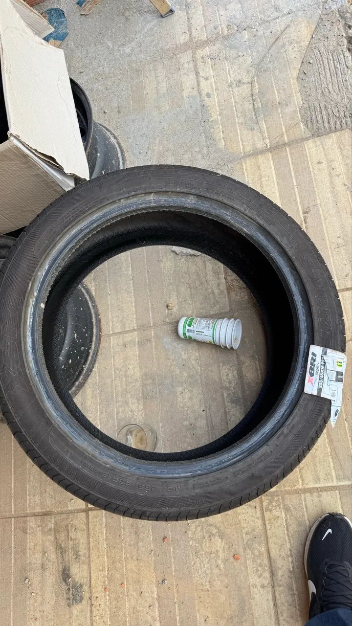 Pneu aro 19 novo 235/45 - Foto 2