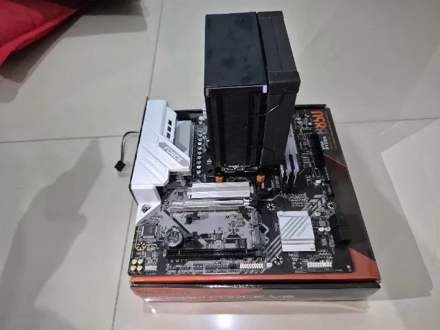 Placa mãe Gigabyte B850m Force v2 (Muito nova) - Foto 3