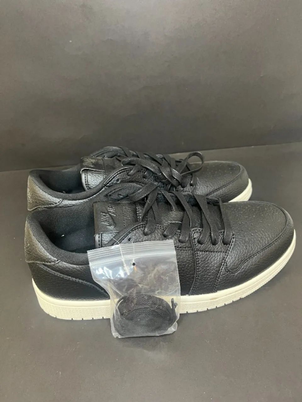 Tenis Nike Jordan Low   40 - Foto 2