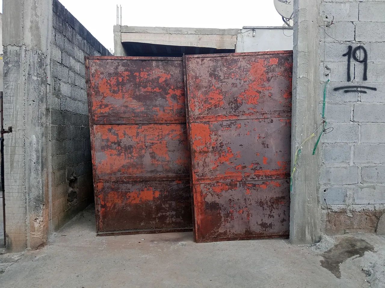 PORTÃO DE FERRO