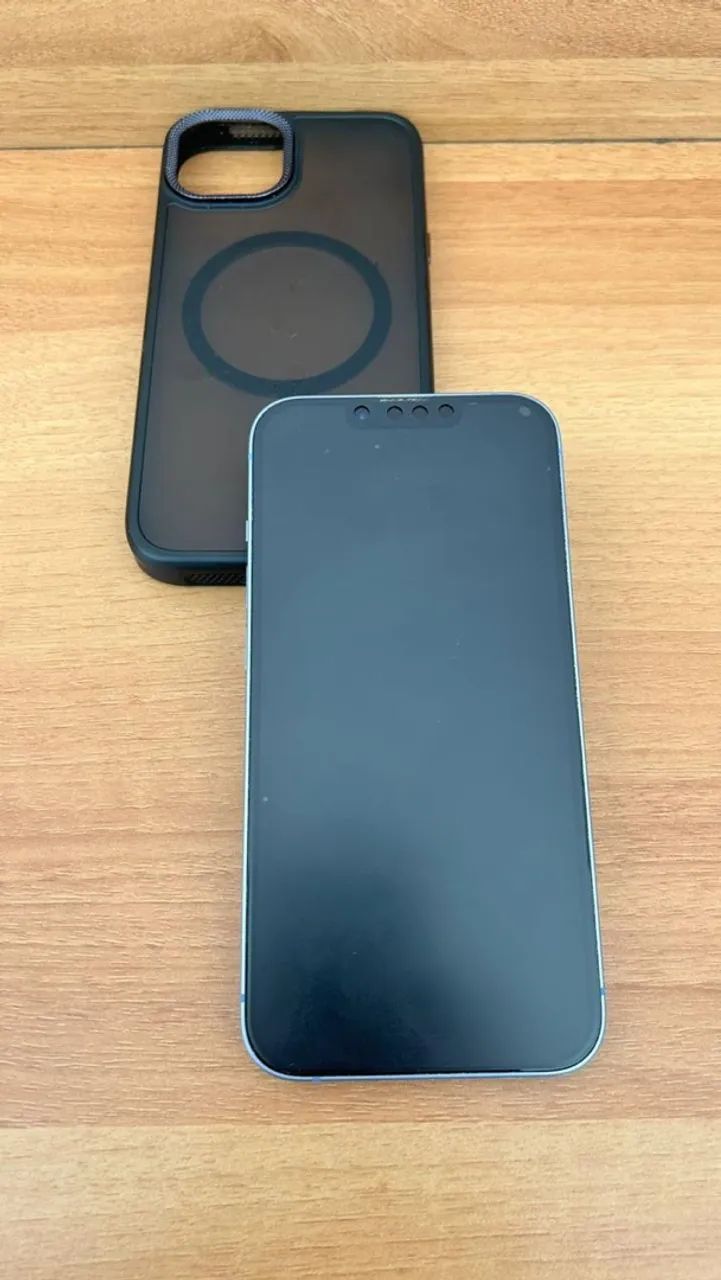iPhone 13 128 gigas, usado sem risco ou detalhes. 