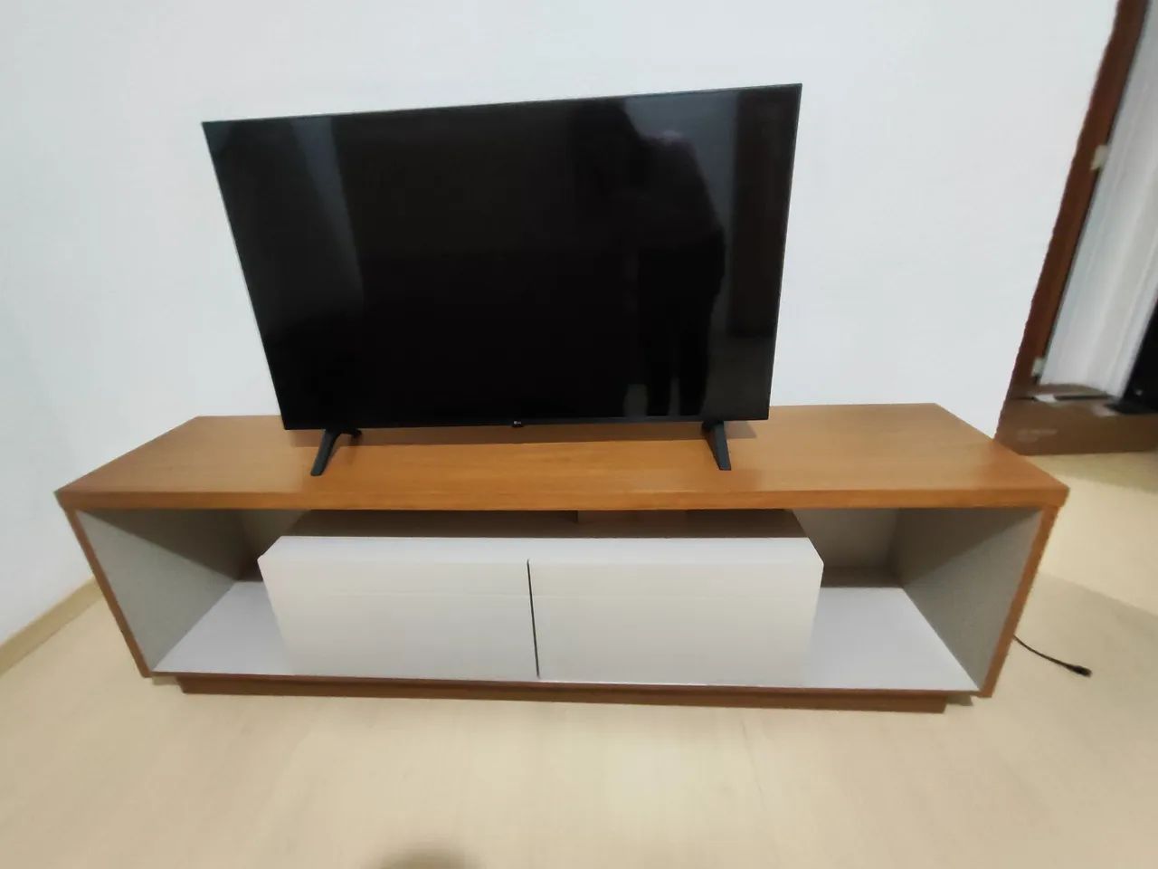 Rack para TV até 75 Polegadas com LED MDF 181cm 2 Portas - Foto 2