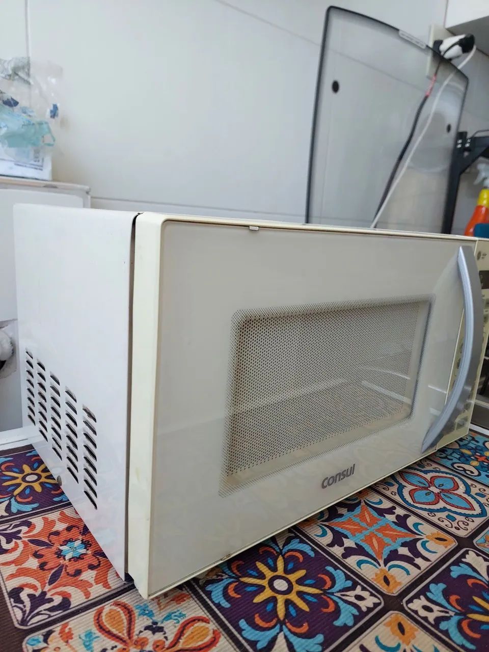 Vendo micro-ondas Consul 20 litros - Foto 2