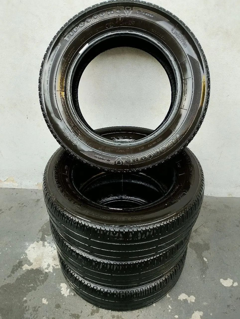 04 pneus Firestone F-700 195/65R15 usados - Foto 3