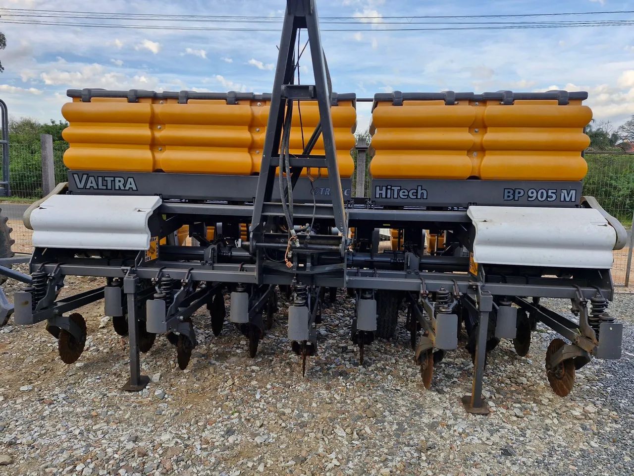 Plantadeira valtra 