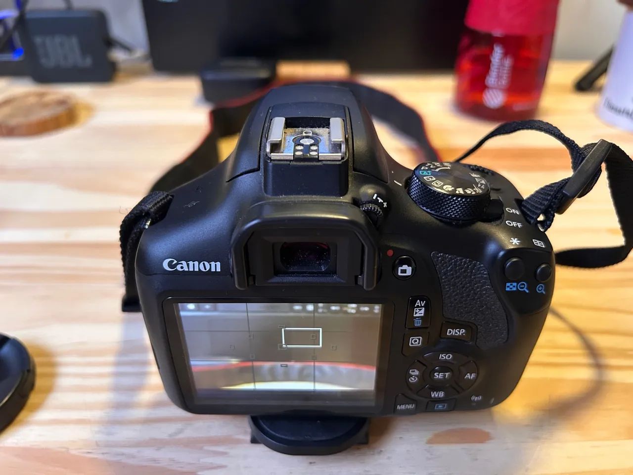 CÂNON T6 + lente 18-55mm (aceito troca)   