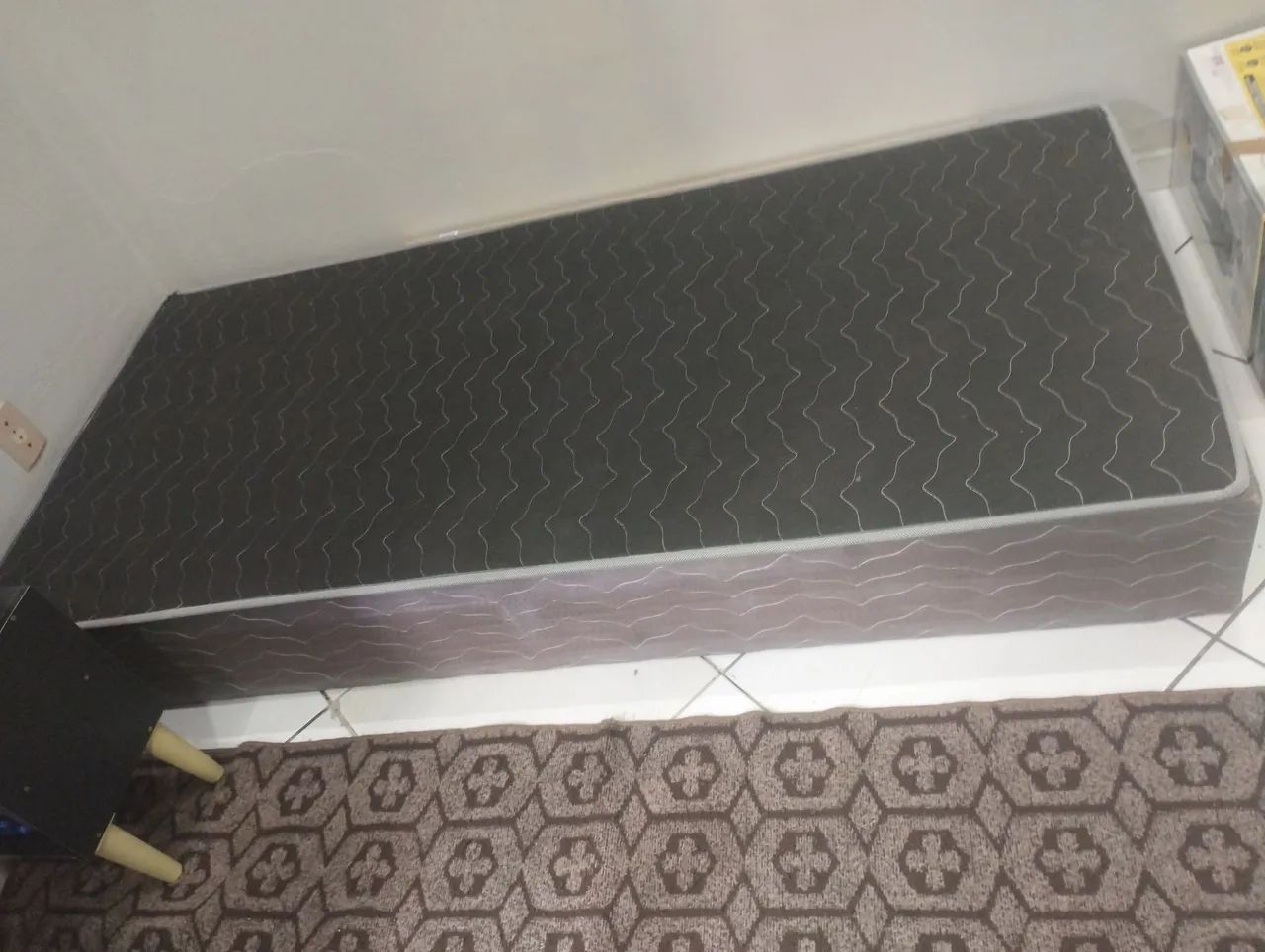Base de cama de solteiro 