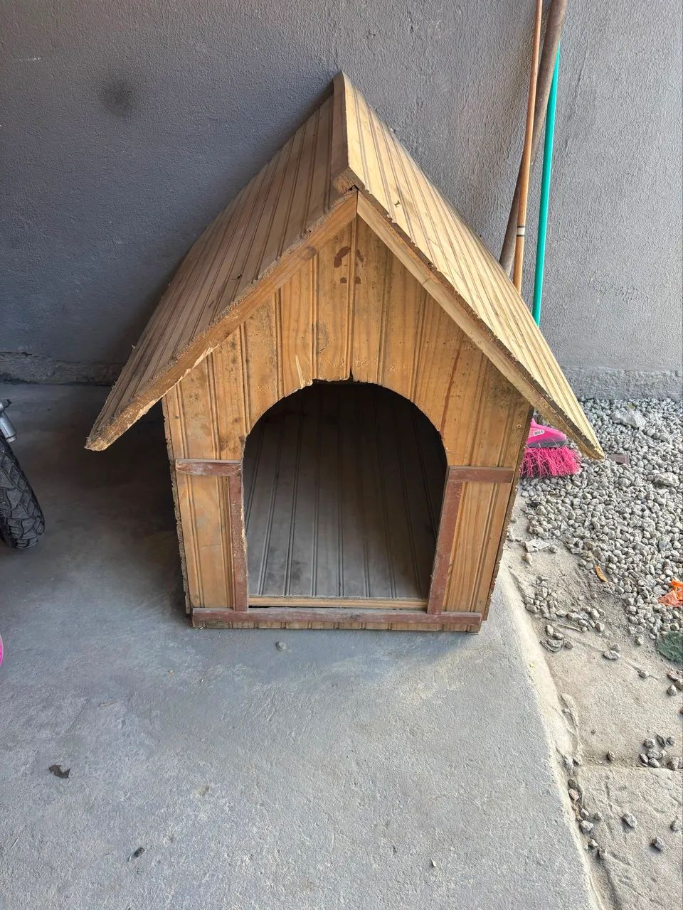 Vendo casinha grande de cachorro 