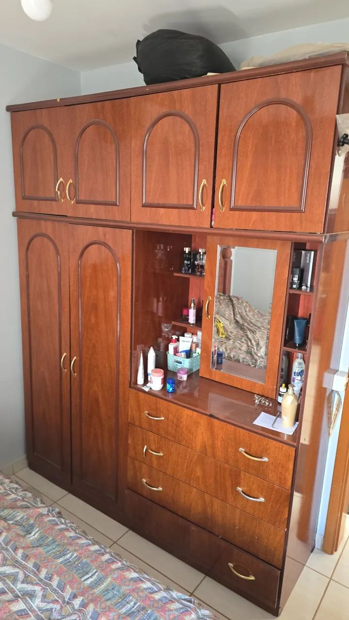 Guarda roupa com penteadeira 