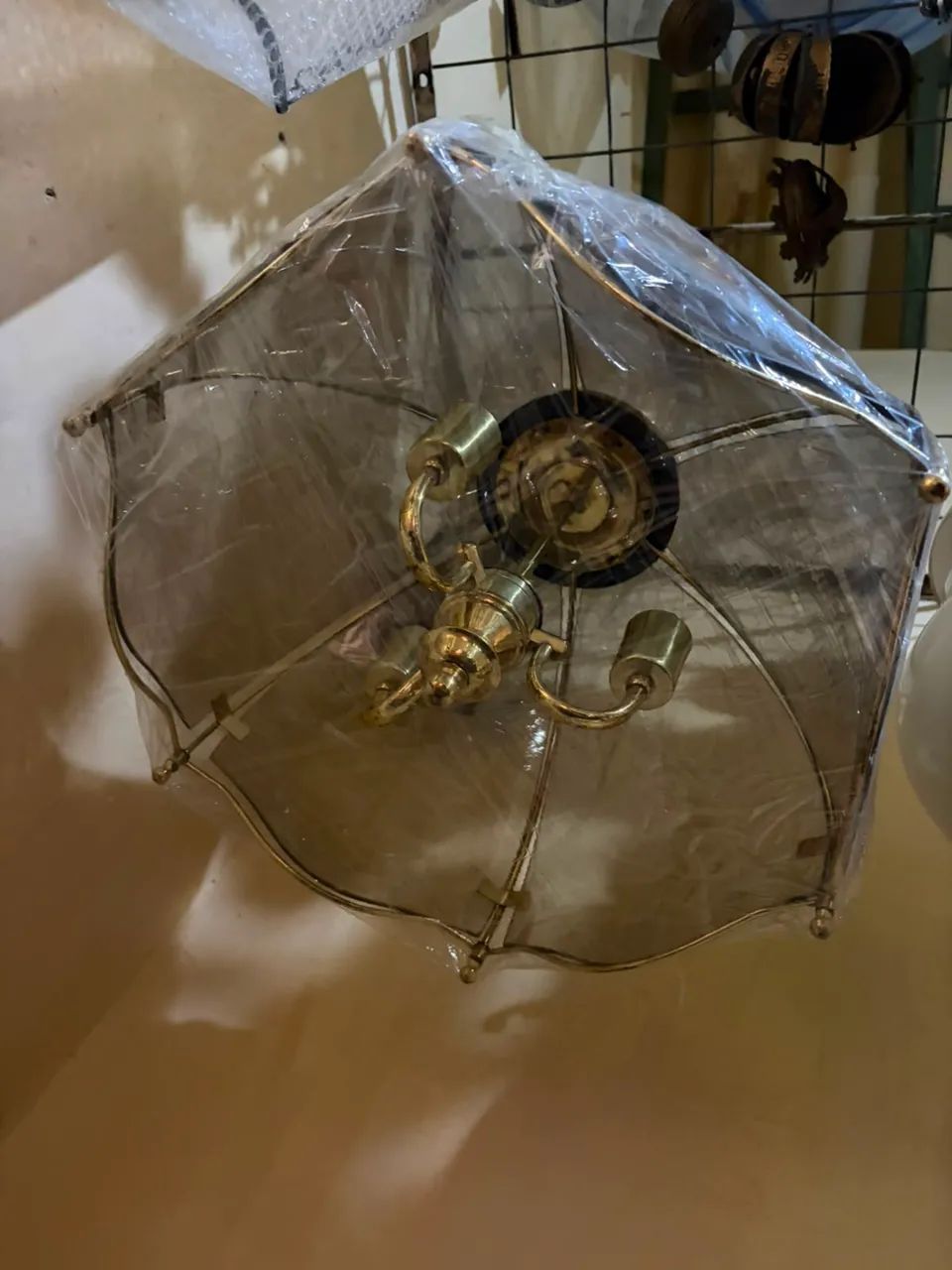 Par de lustres dourados - Foto 3
