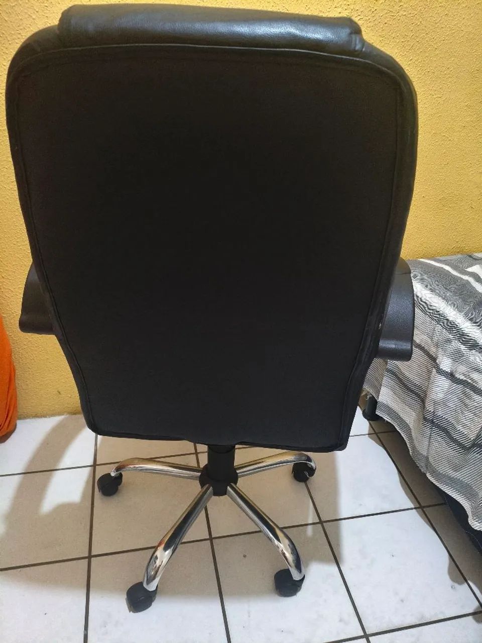 Cadeira de escritório - Foto 3
