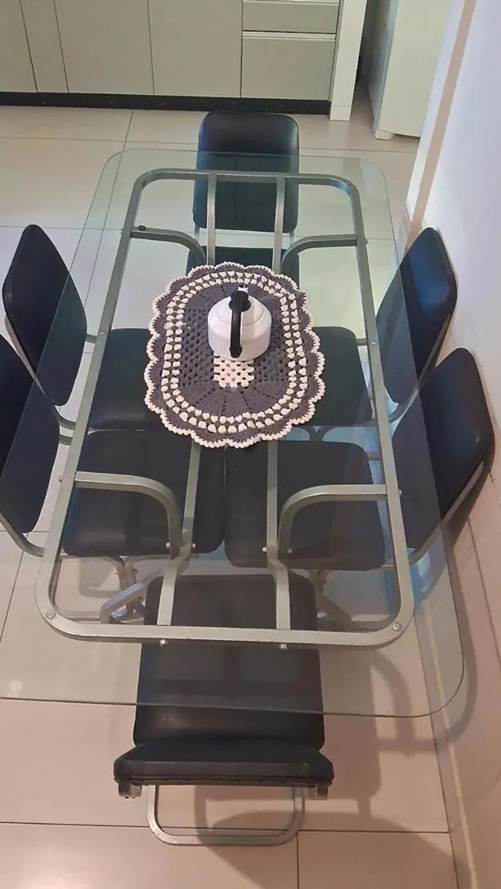 Mesa de Ferro com Vidro temperado e 6 cadeiras - Foto 3