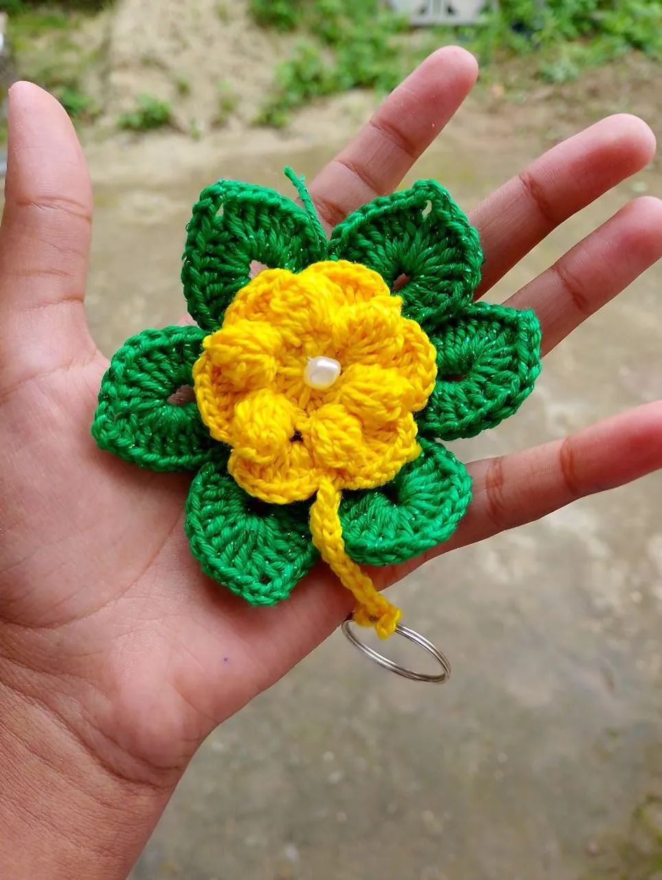 Chaveiro em flor (crochê)