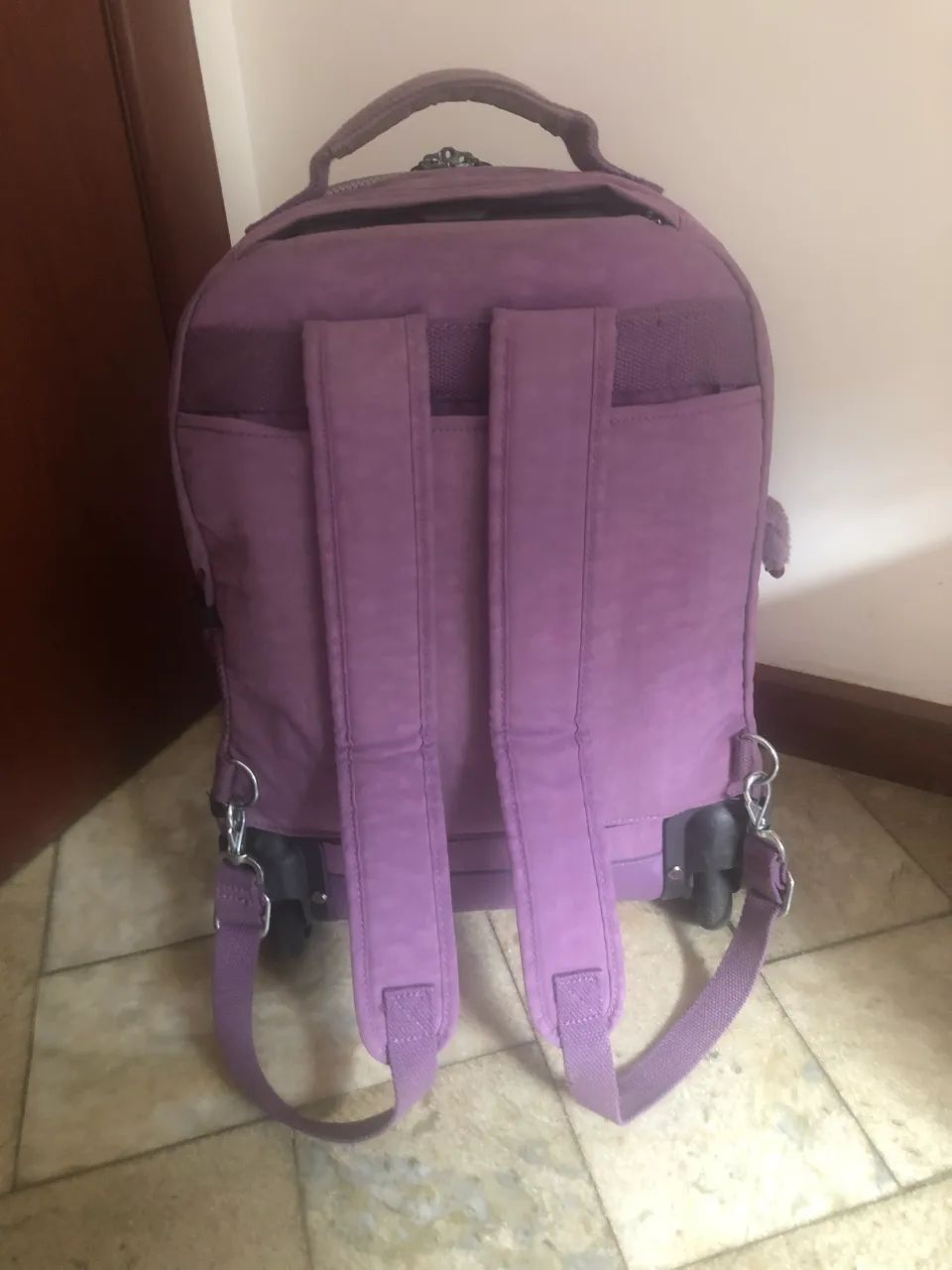 Mochila kipling original com rodinhas - Foto 3