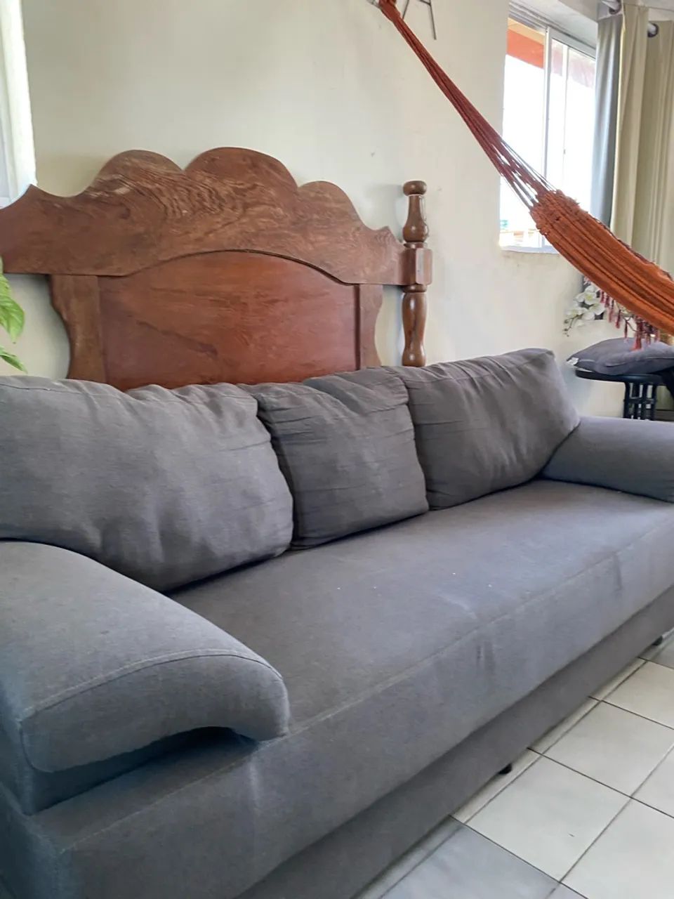 Sofá Cinza de 3 Lugares - Grande, Confortável e Aconchegante! - Foto 2